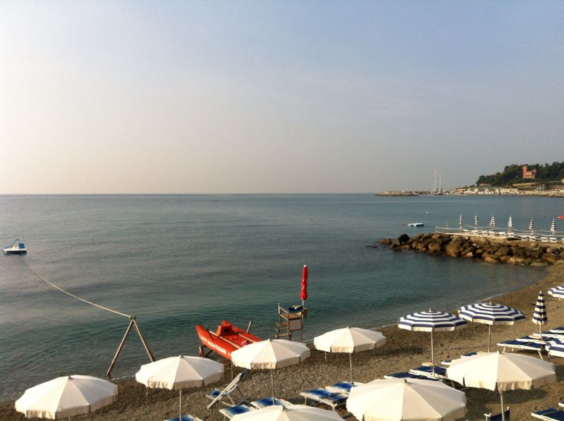Stabilimenti balneari Varazze: il nuovo calendario di raccolta dal 16/4/2025 al 15/09/2025